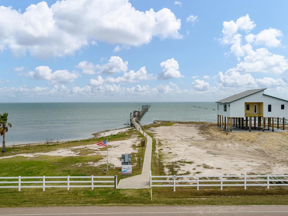Property building, Facade/entrance, Neighbourhood, Fishing, View (from property/room), Sea view