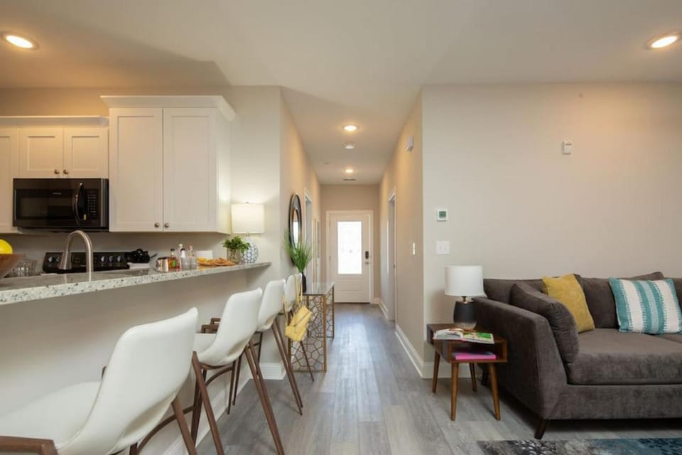 Kitchen or kitchenette, Living room, Seating area
