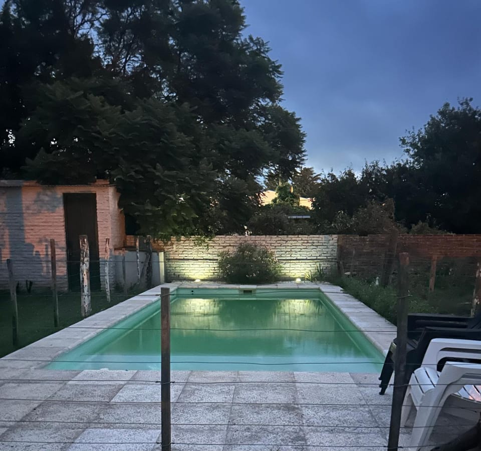 Casa rural familiar con pileta elrejunte House in Buenos Aires Province