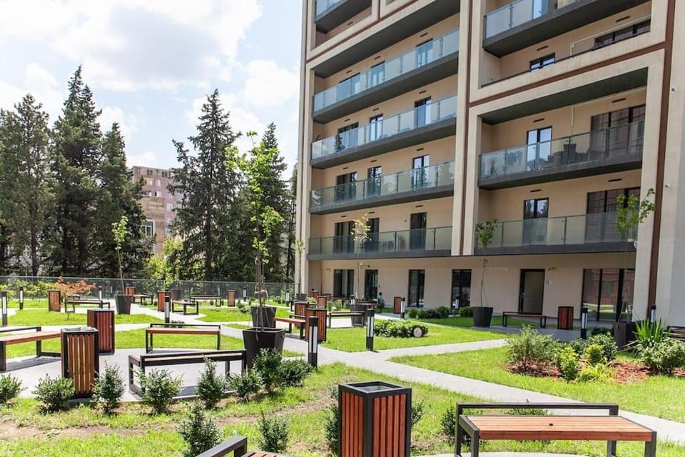 Spacious 3-Bedroom Apartment, 16th Floor - City Views - Free Parking - 2 Min to Metro Apartment in Tbilisi, Georgia