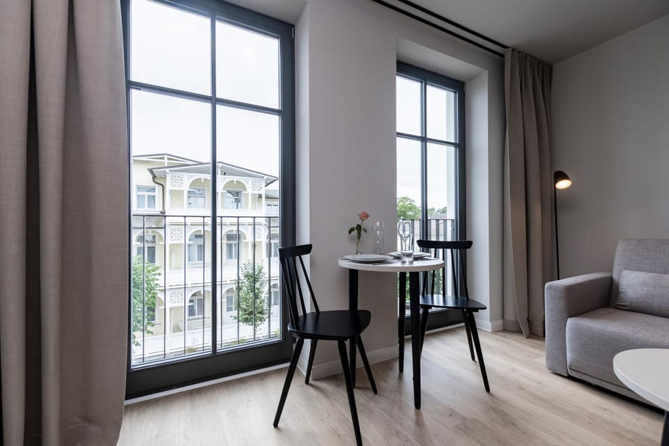 View (from property/room), Seating area, Dining area