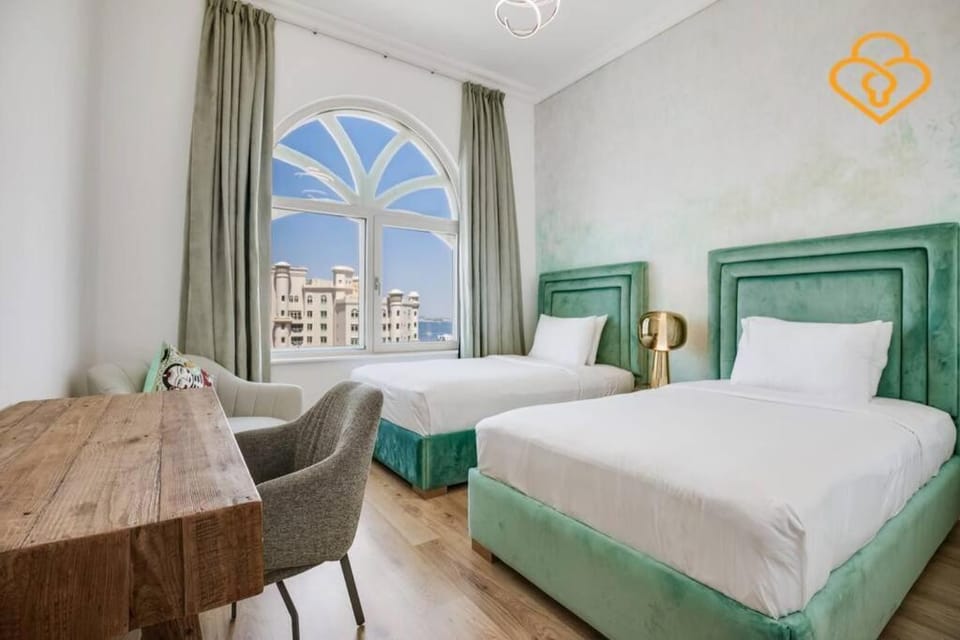 Keysplease Upgraded 3 B/R + Nanny Beach Access, Palm Jumeirah Apartment in Dubai
