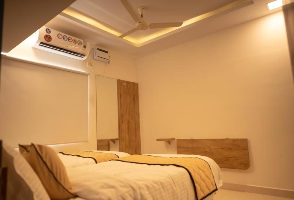 Photo of the whole room, Bedroom, air conditioner