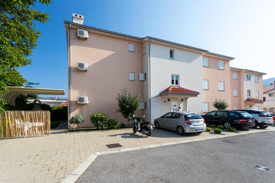 Property building, Day, Parking