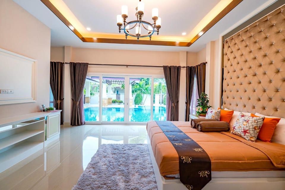 Bed, Bedroom, Pool view