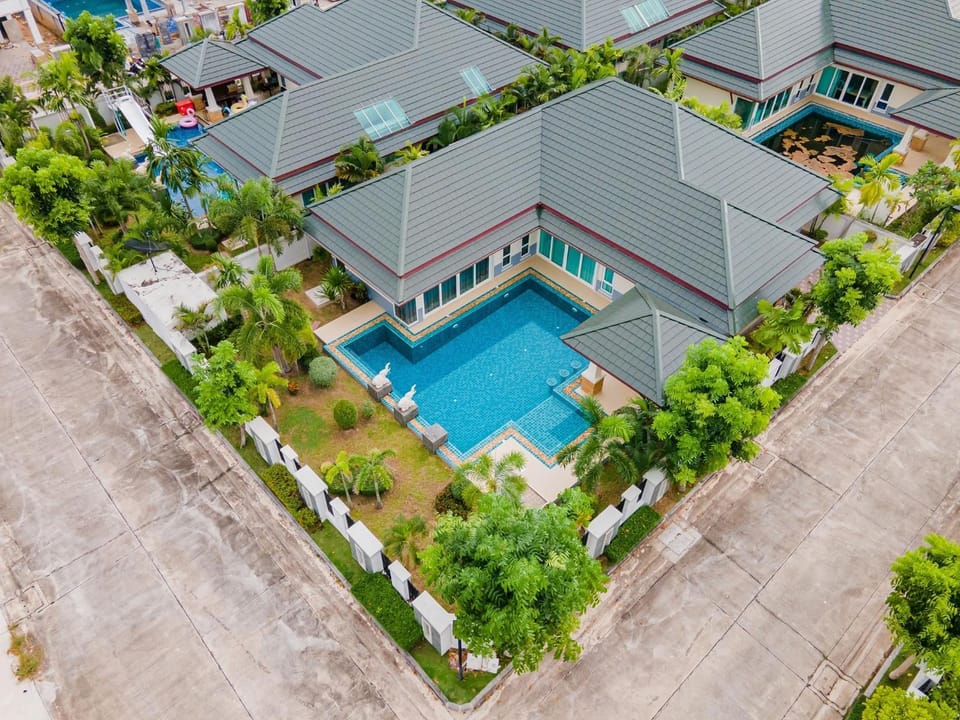 Day, Bird's eye view, Swimming pool