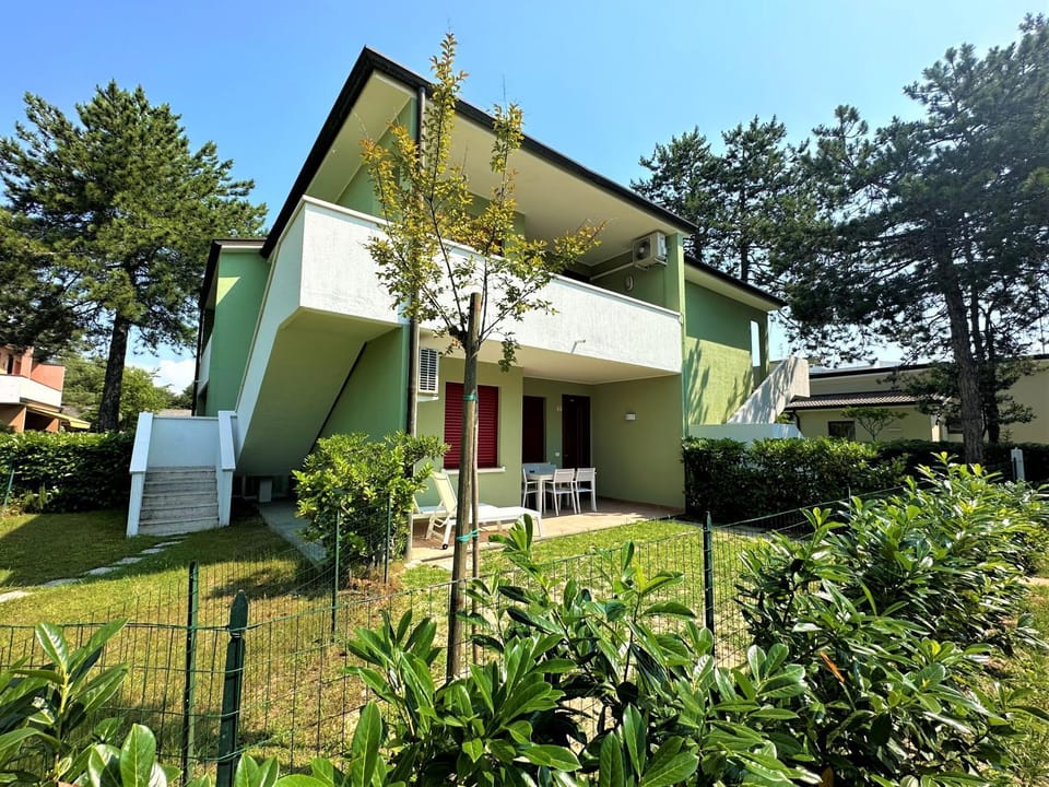 Property building, Garden