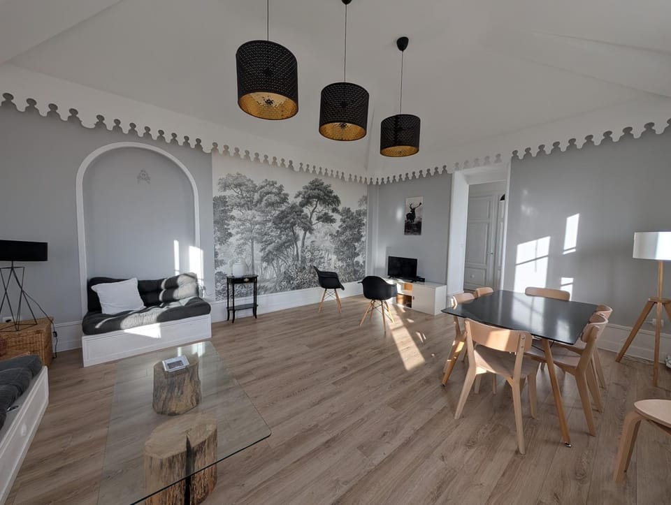 Grand appart 150m2 dans belle maison bourgeoise House in Auvergne-Rhône-Alpes
