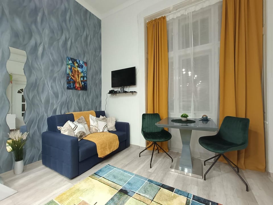 TV and multimedia, Photo of the whole room, Dining area
