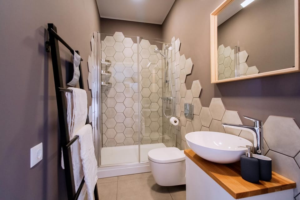 Shower, Toilet, Bathroom