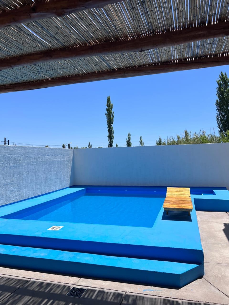 Swimming pool, Swimming pool