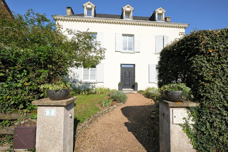 Property building, Facade/entrance