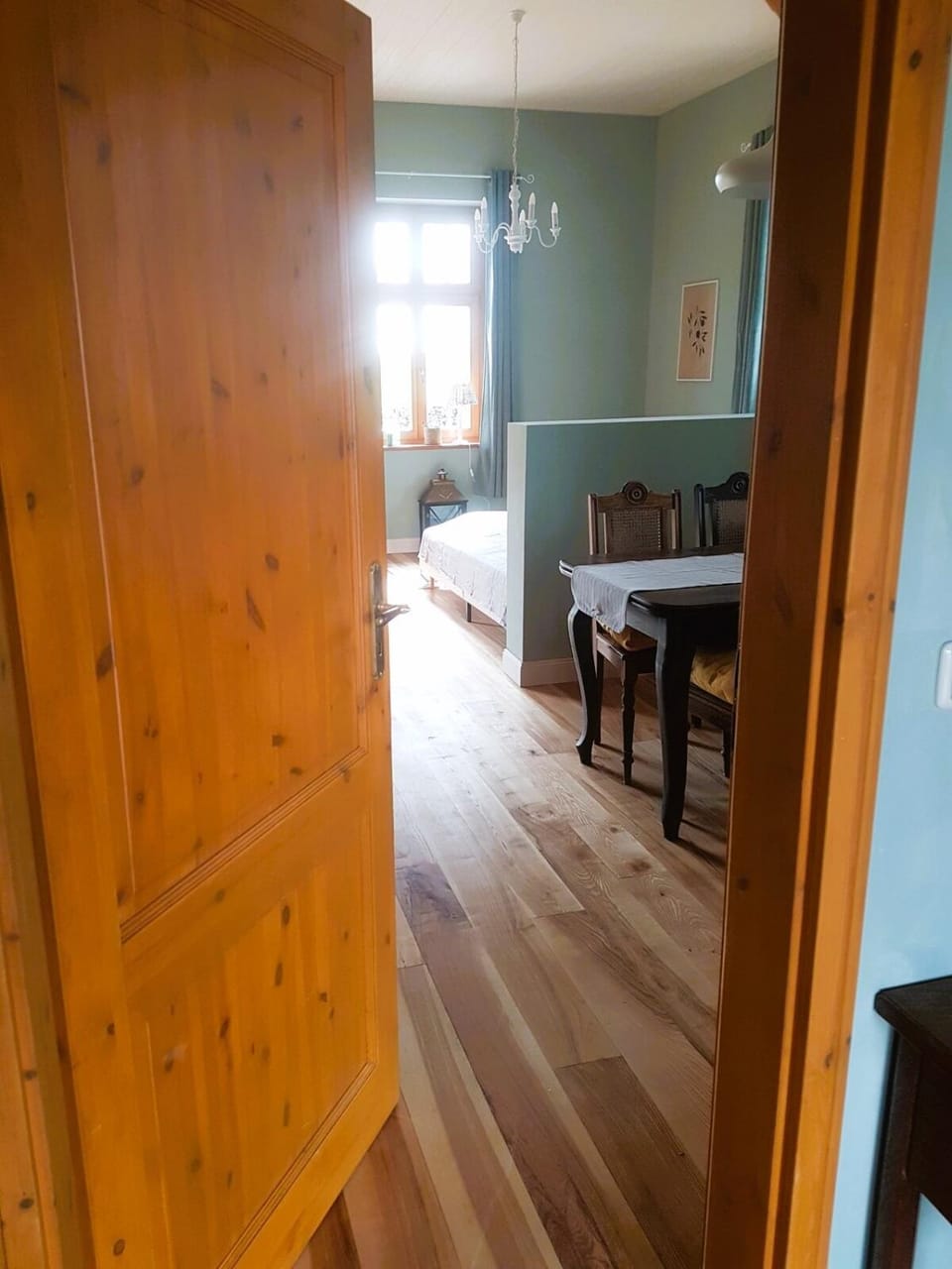 Bed, Living room, Photo of the whole room, Bedroom