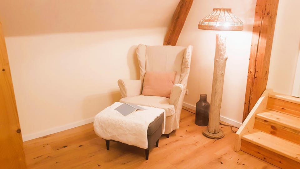 Living room, Photo of the whole room