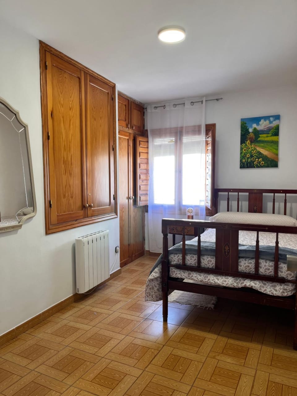 Bed, Photo of the whole room, Bedroom, internet