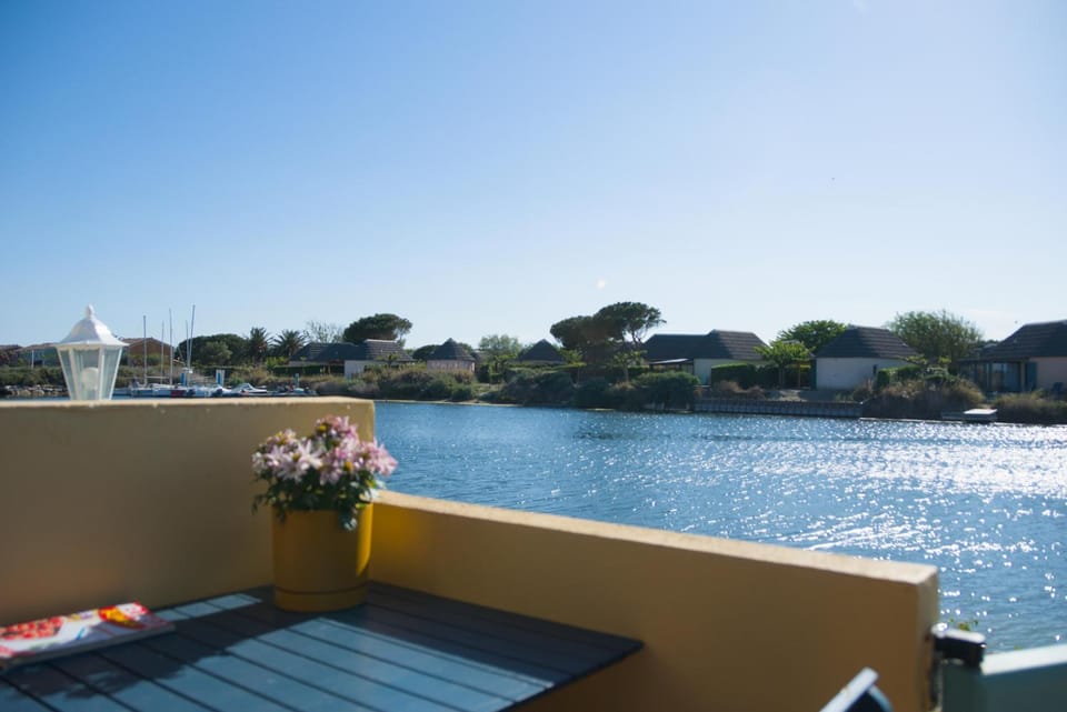 Patio, Lake view