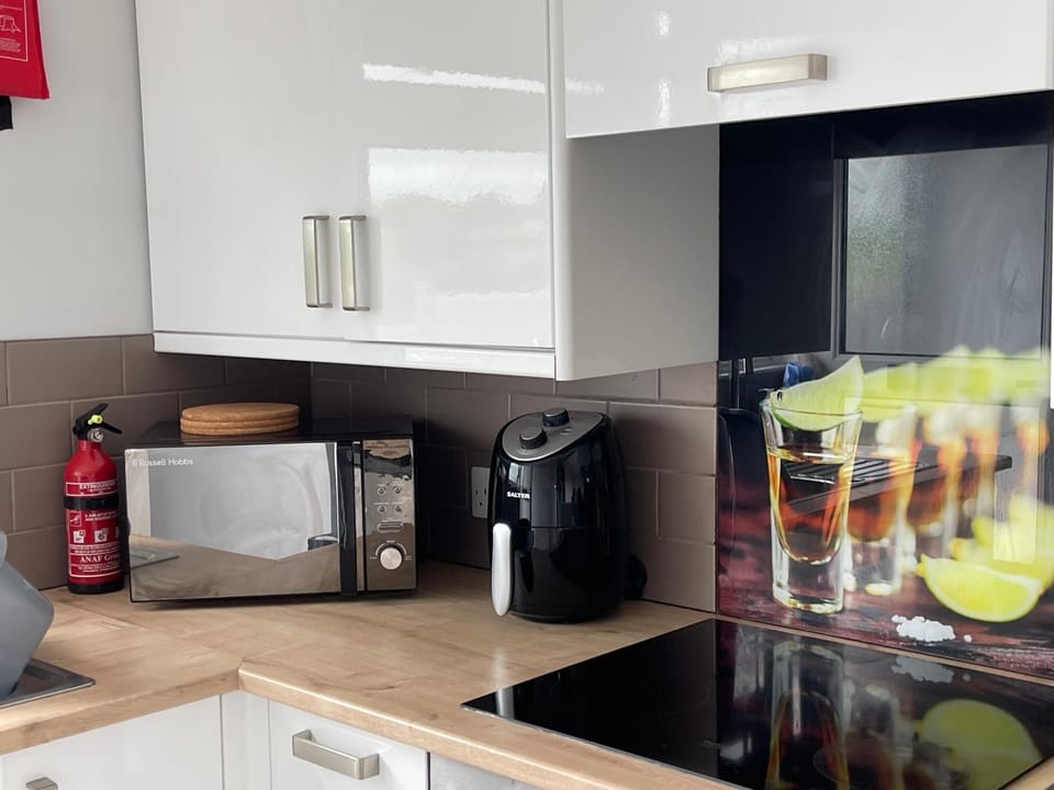 Coffee/tea facilities, Kitchen or kitchenette, microwave