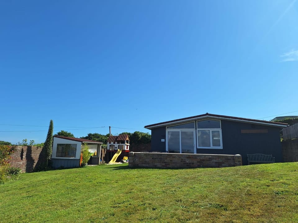 Eden Garden Nature lodge in Llansteffan