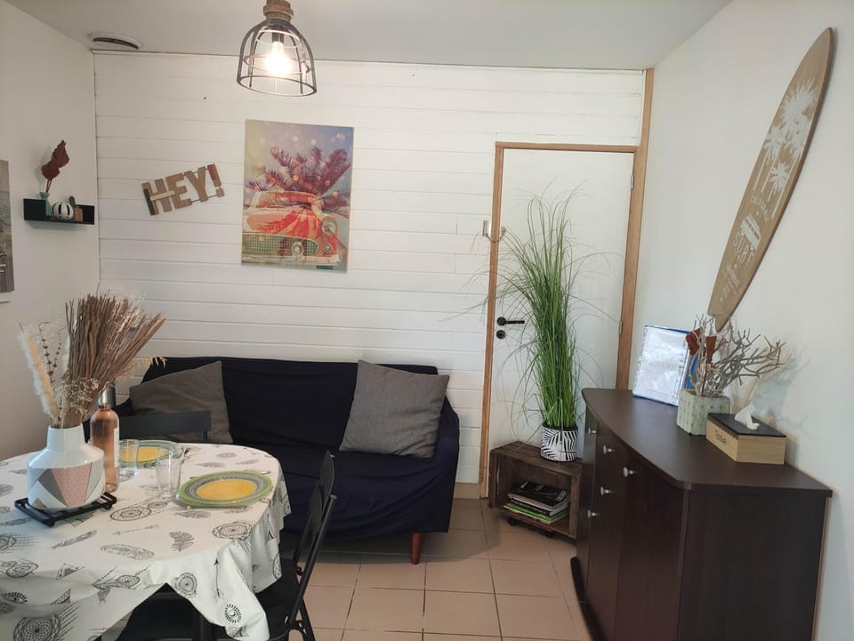 Appartement avec terrasse en lisière de forêt Apartment in Parentis-en-Born