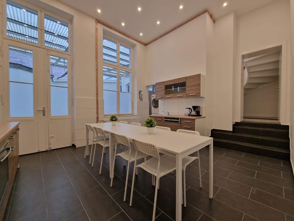 Dining area, kitchen