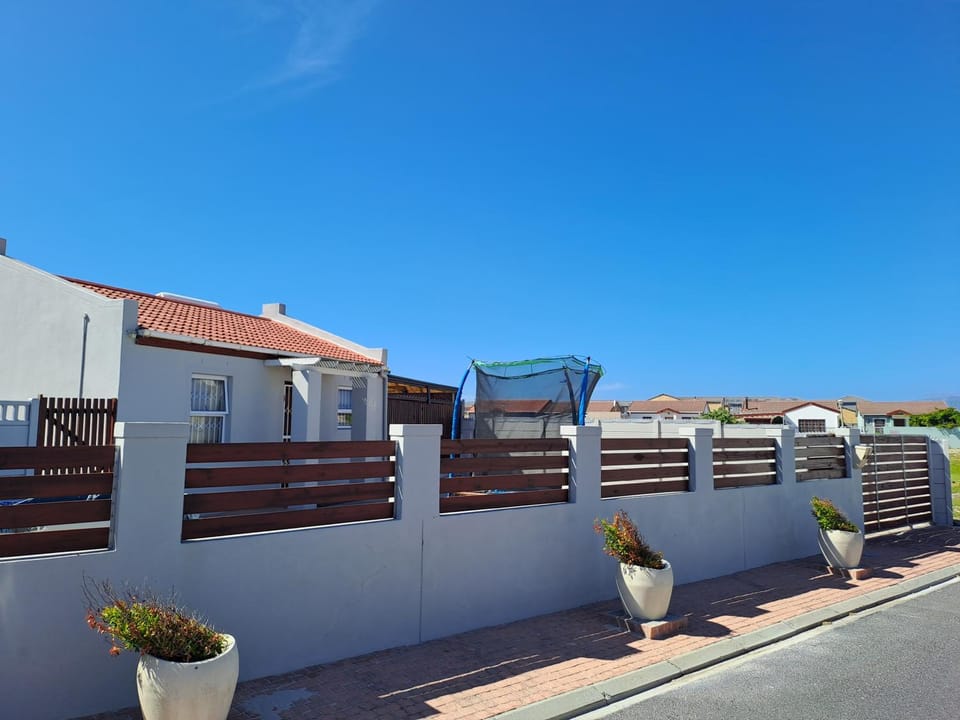 Madeira House House in Cape Town