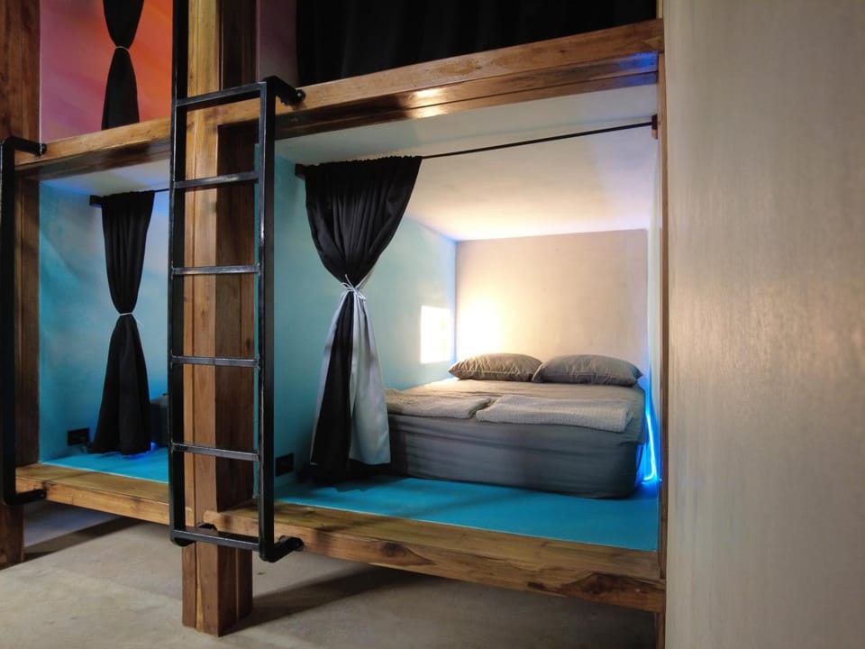 Bed, Bedroom, bunk bed