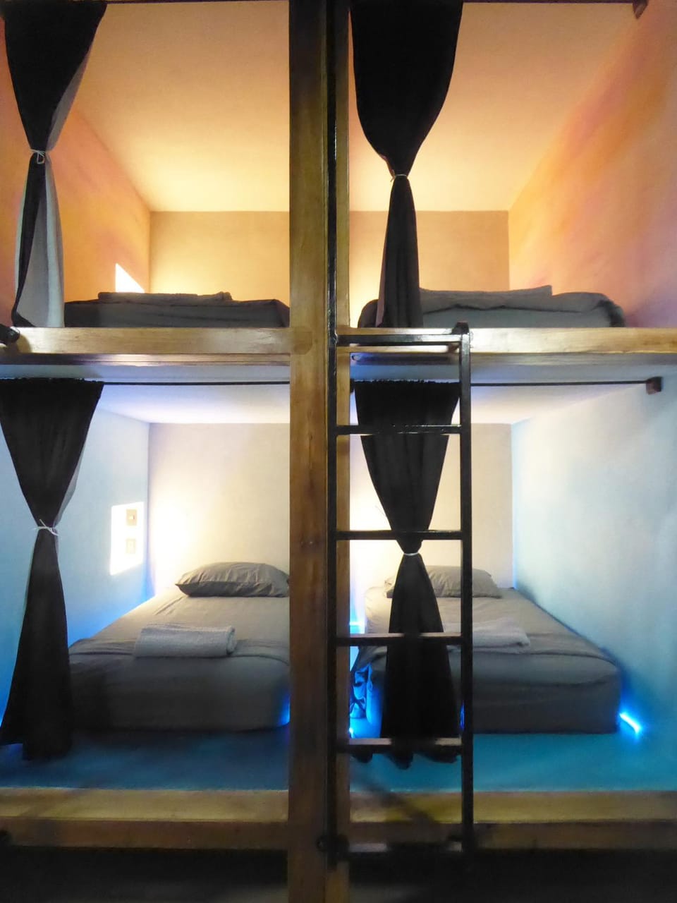 Bed, bunk bed