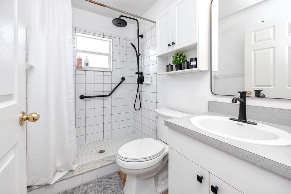 Shower, Toilet, Bathroom