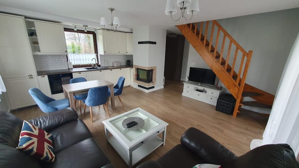Kitchen or kitchenette, Living room, Seating area, Dining area, flat iron