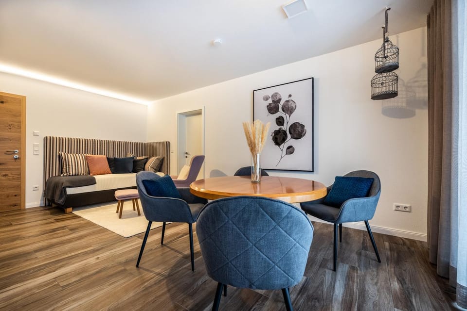 Living room, Seating area, Dining area