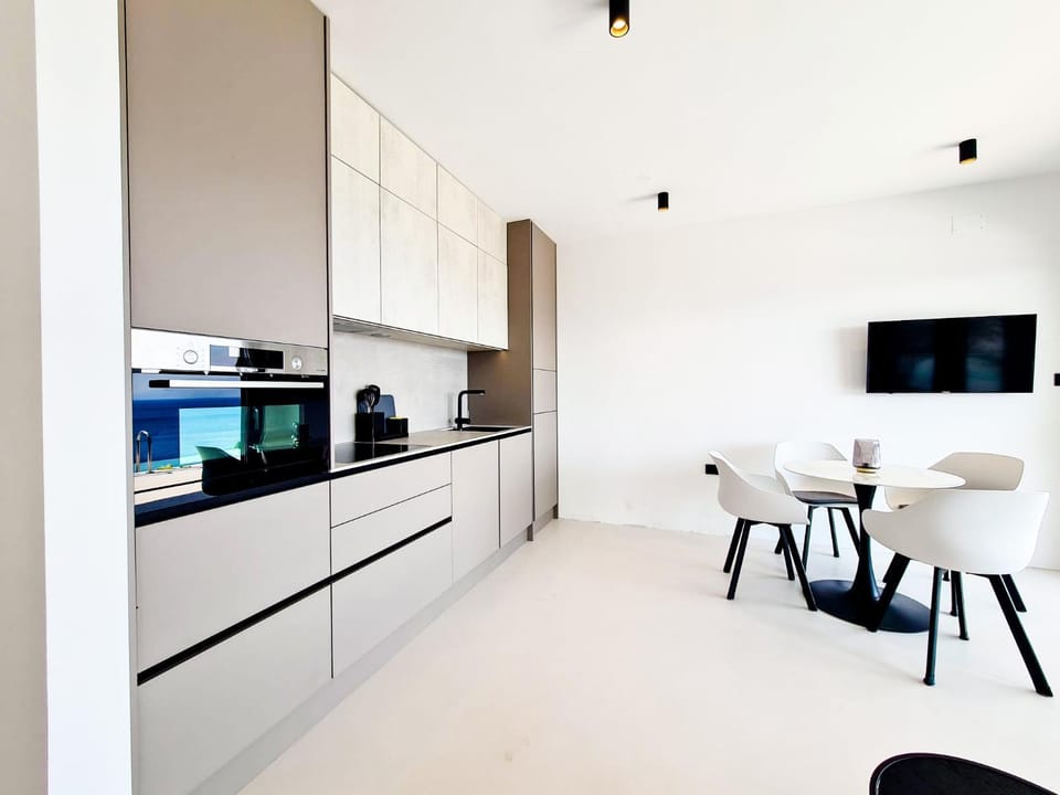 TV and multimedia, Kitchen or kitchenette, Dining area, dishwasher, minibar, oven, pet friendly, stove