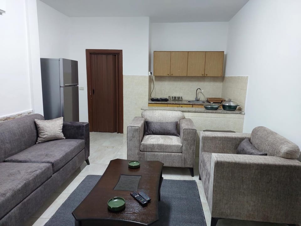 Kitchen or kitchenette, Living room
