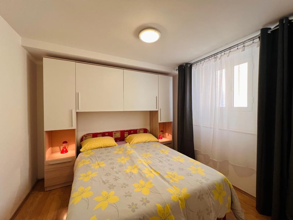 Bed, Bedroom, wardrobe