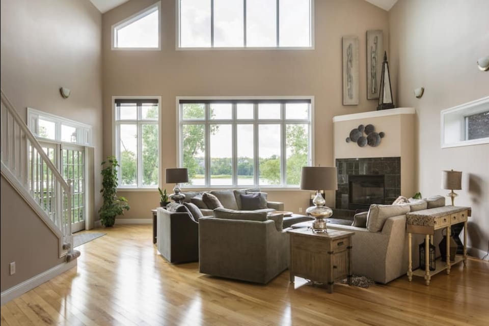 Living room, Seating area