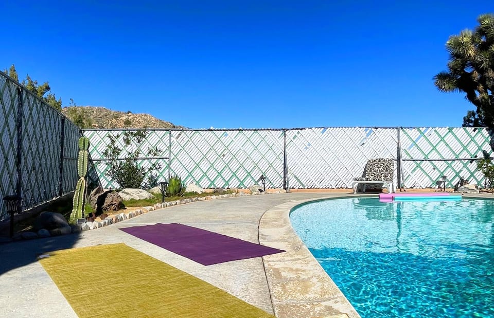 Pool view, Swimming pool, sunbed