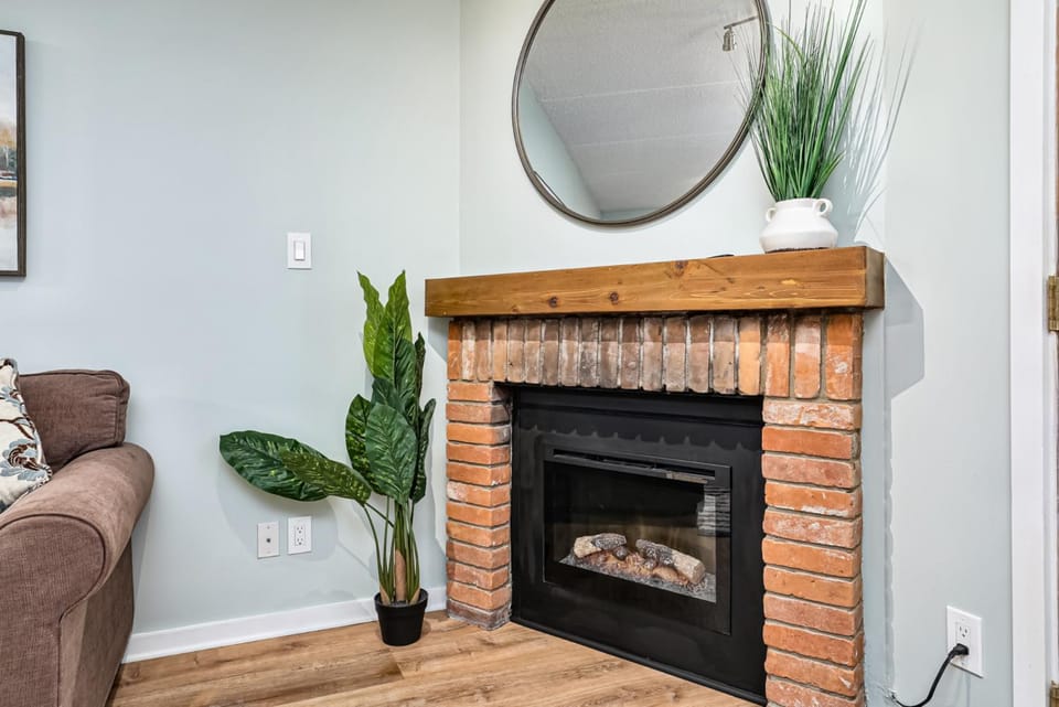 The Nordic - Central Collingwood Condo House in Collingwood