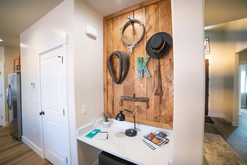 Red Canyon Bunkhouse at Kanab - New West Properties House in Kanab
