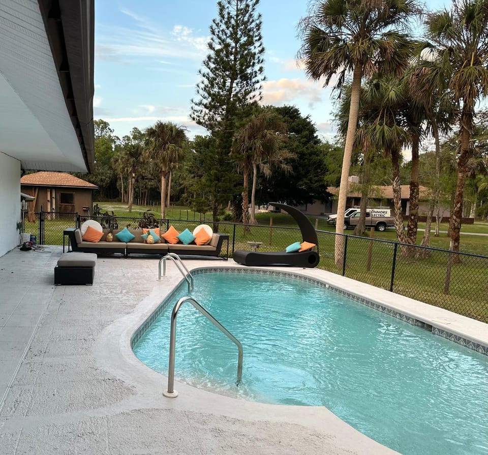 Swimming pool