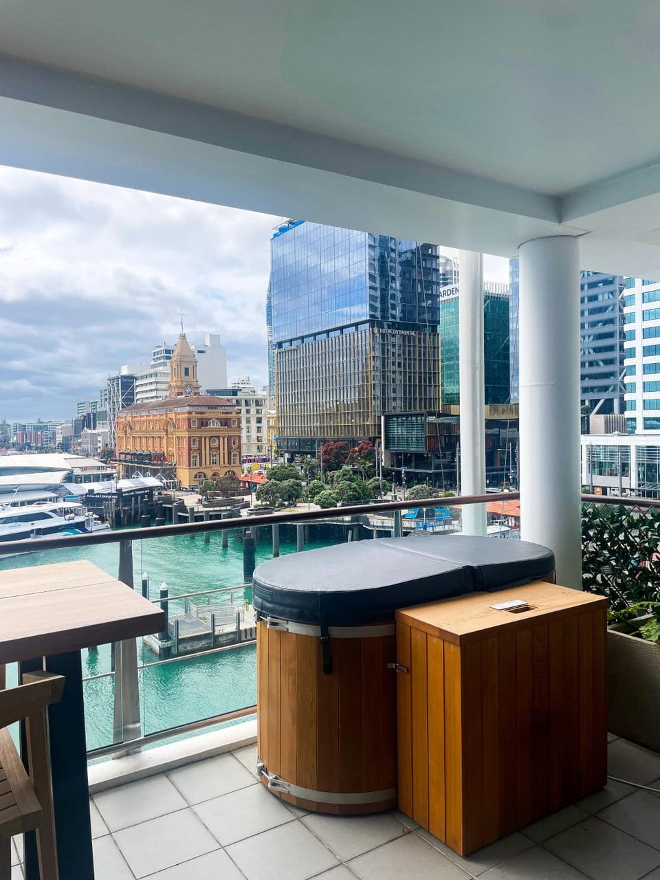 Hot Tub, Hot Tub