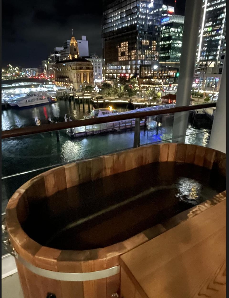 Hot Tub, Swimming pool
