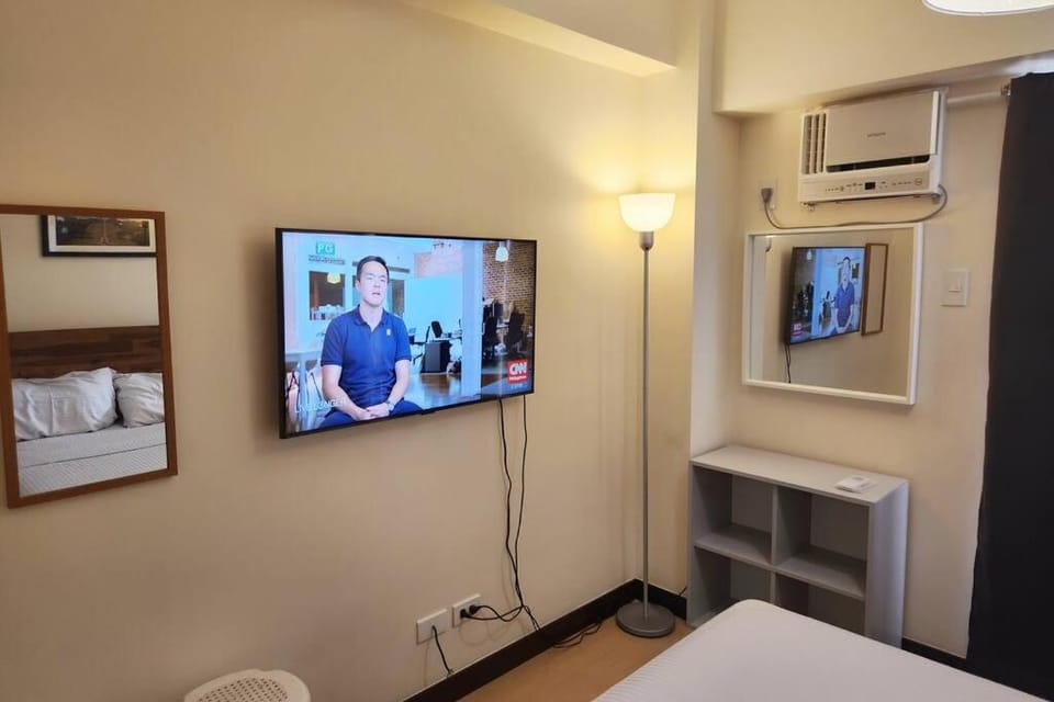 Manila Condo in front of Rizal Park Museum Taft Ave LRT UN Station Unli WiFi Youtube by 24K Residences Apartment in Manila City