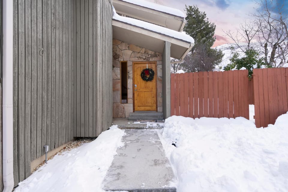 Property building, Day, Winter