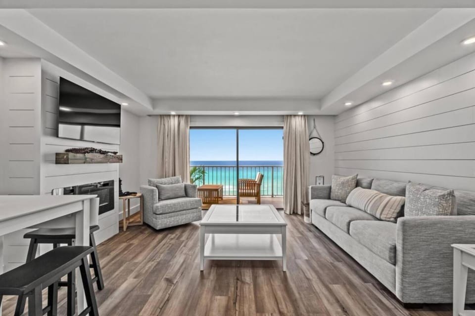 Summit 803 - Luxury Beach Resort Condo 1-6 People Apartment in Panama City Beach