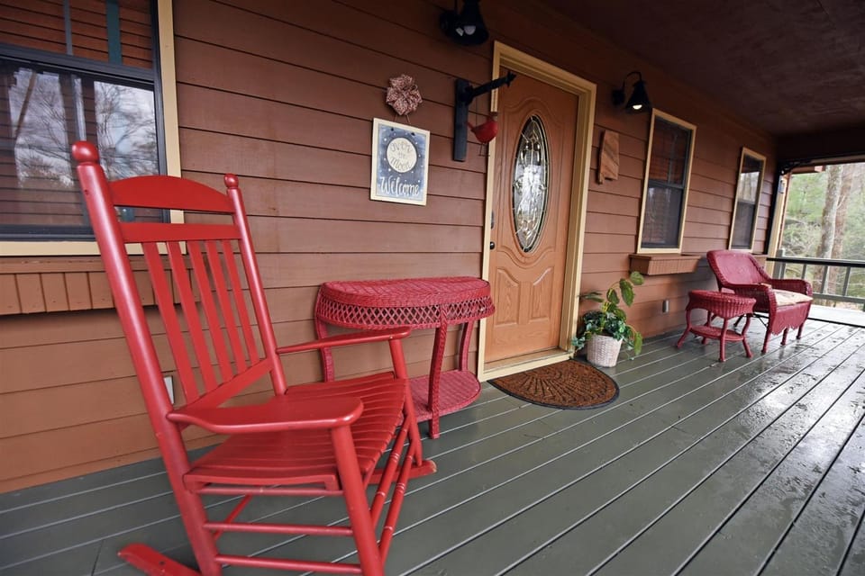 Over the Moon-Hot tub, Pets Friendly, Wifi, Gameroom. Mountain View, Wet Bar, House in Union County