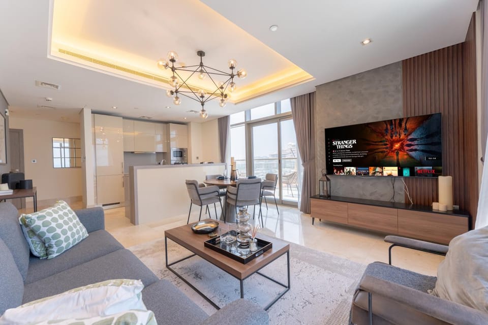 Elegant Palm Jumeirah Retreat with Breathtaking Sea Views By AYA Boutique Apartment in Dubai