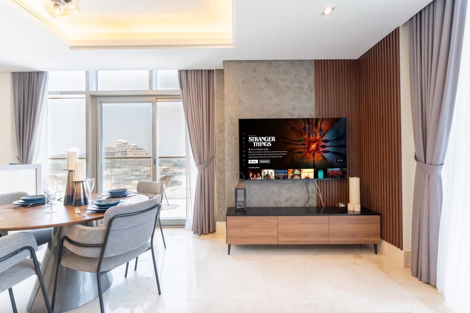 Elegant Palm Jumeirah Retreat with Breathtaking Sea Views By AYA Boutique Apartment in Dubai