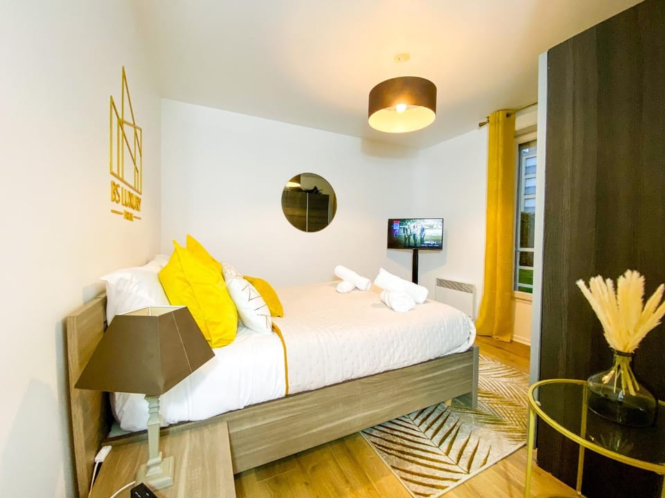 The Golden House * Parking * Garden Apartment in Corbeil-Essonnes