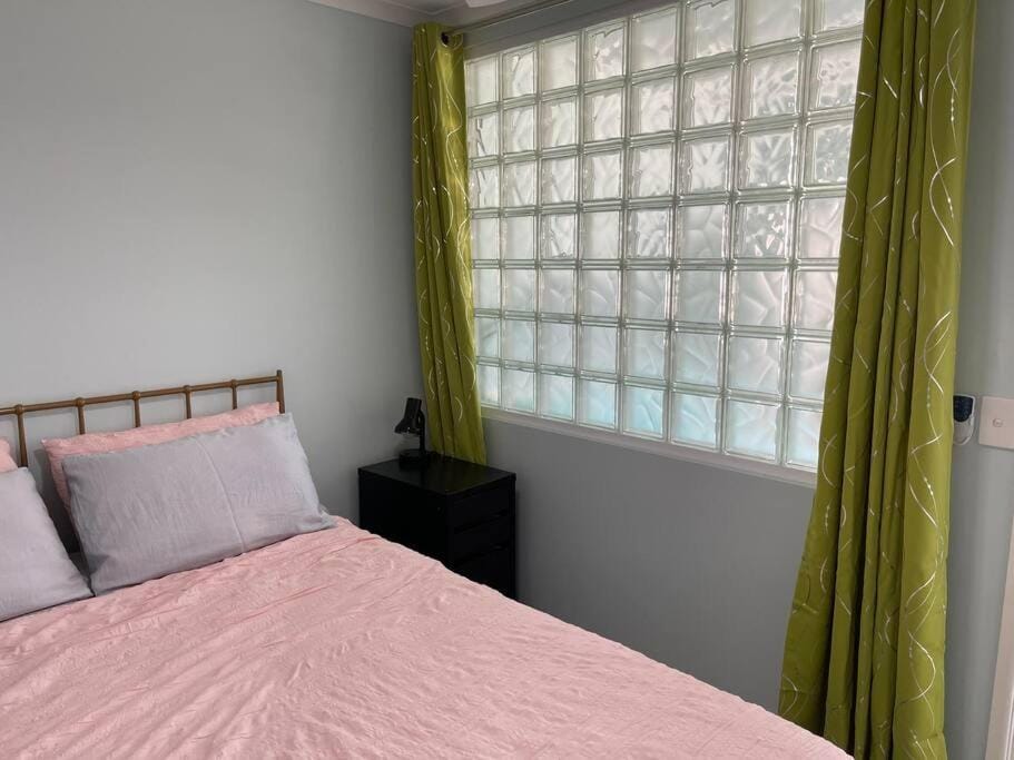 Cosy apt with city view near Exhibition Centre Apartment in Brisbane City