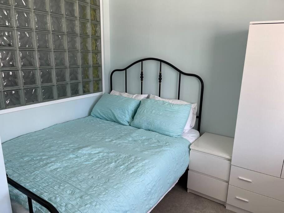 Cosy apt with city view near Exhibition Centre Apartment in Brisbane City