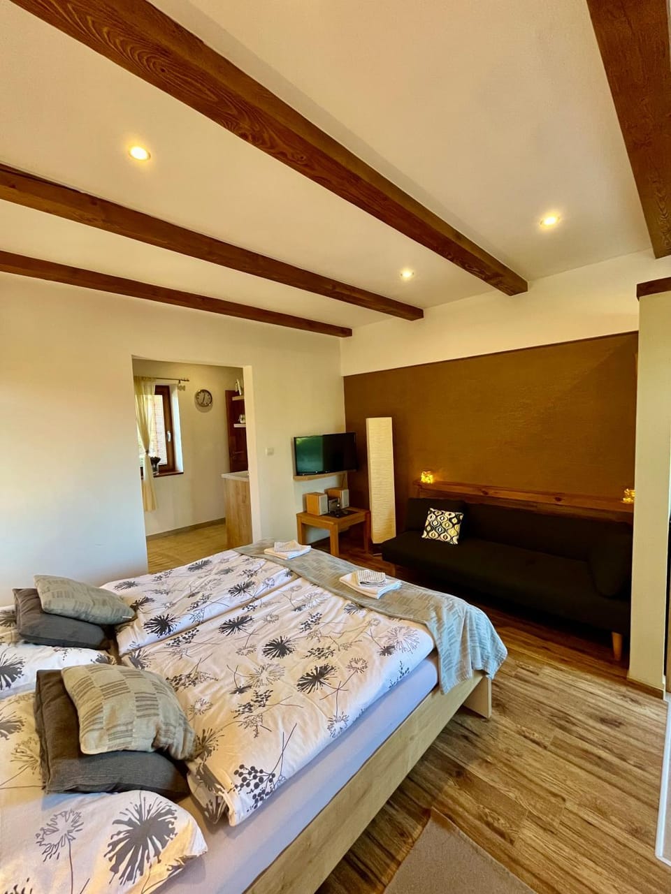Photo of the whole room